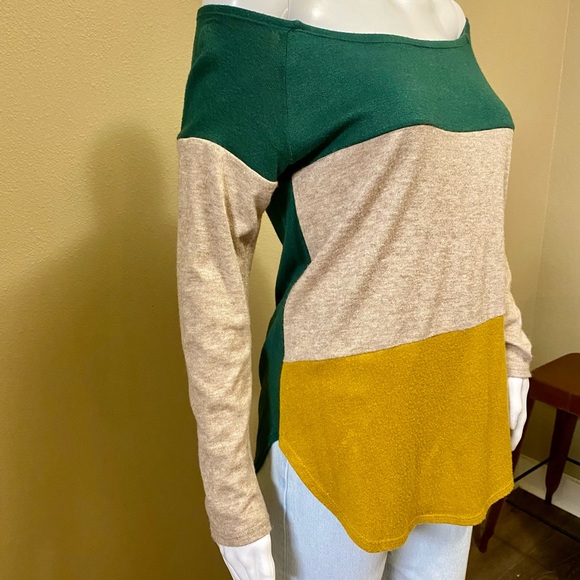 Fantastic Fawn Off the Shoulder Top - Picture 3 of 5